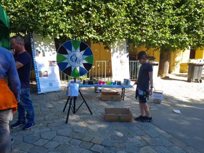 The ÖVVÖ wheel of fortune on the conservation days at Schönbrunn Zoo